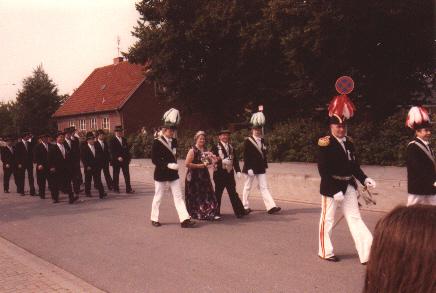 1979_Gescher 1.jpg - Auch die St. Pankratius-Schützengilde Gescher hatte 1979 Jubiläum, wo die Harwicker ebenso teilnahmen.